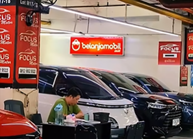 Penampakan salah satu showroom yang ada di Mangga Dua Square/Foto: tangkap layar TikTok boms.jakarta